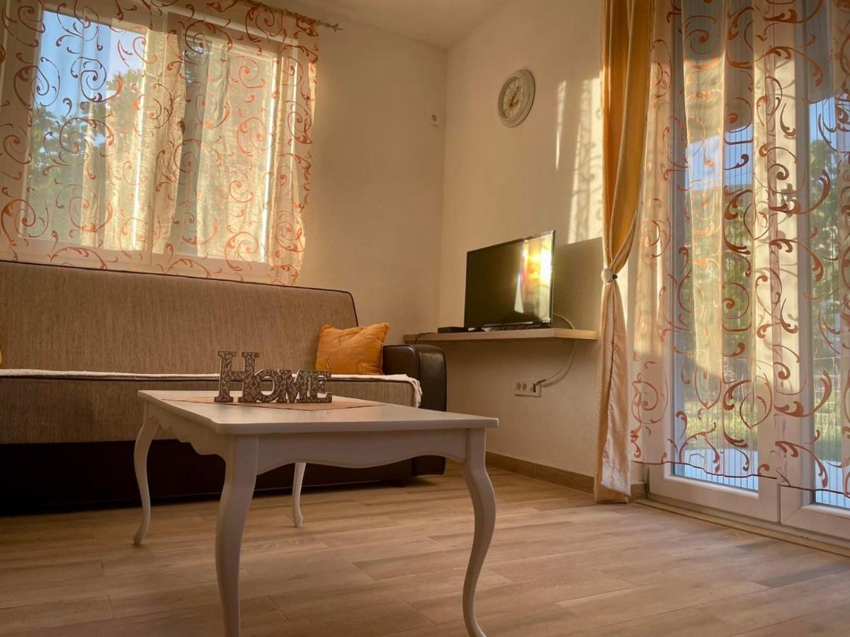 Talia Apartment *